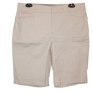 Gloria Vanderbilt Khaki Shorts size 12 button hook zipper closure pre owned good